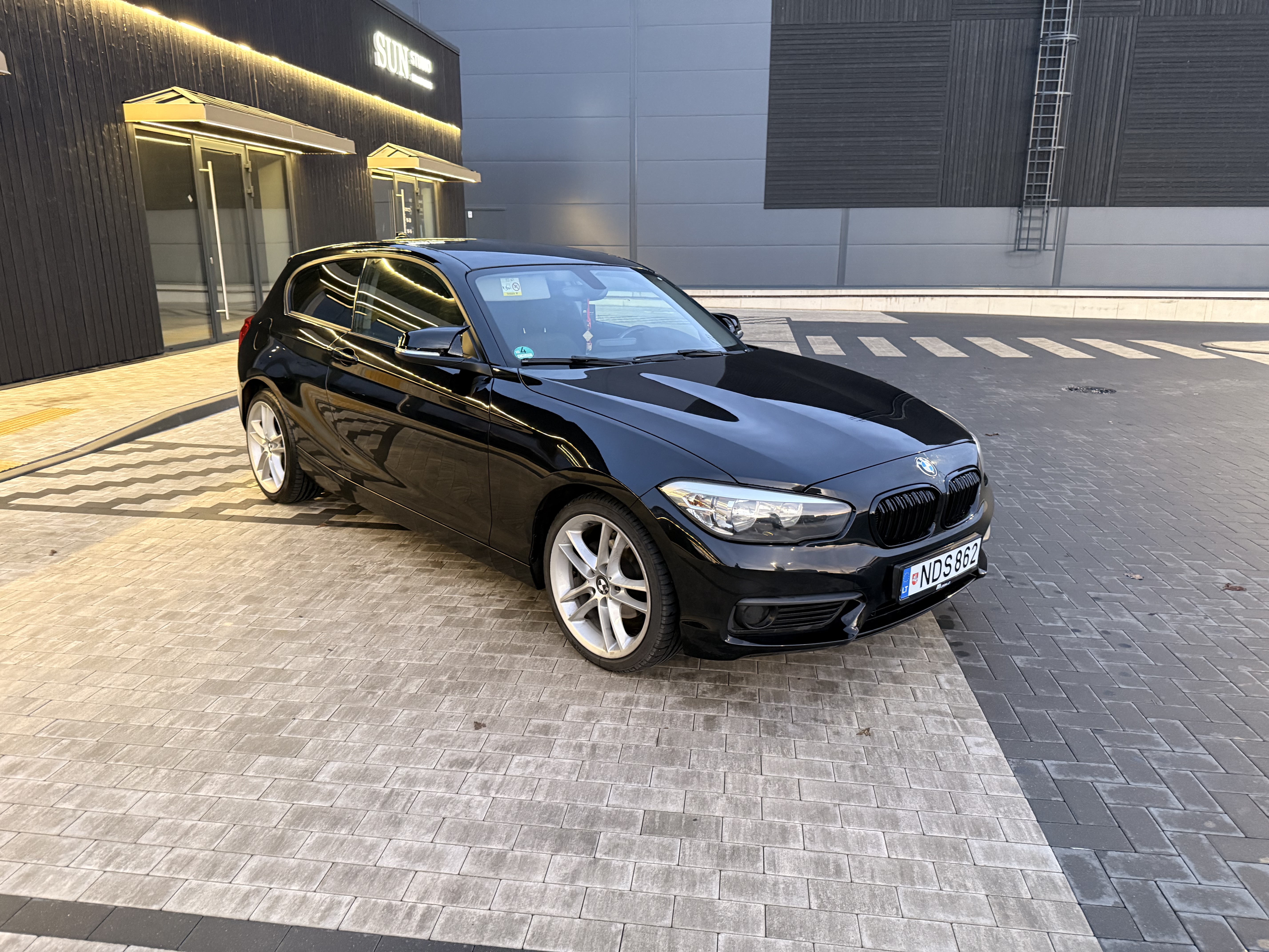 BMW F21 2015