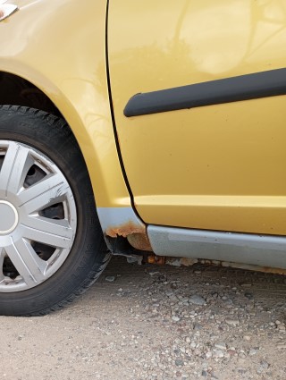 Tojota Yaris 1999 04 08