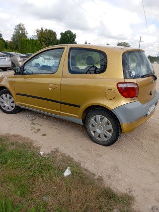 Tojota Yaris 1999 04 08