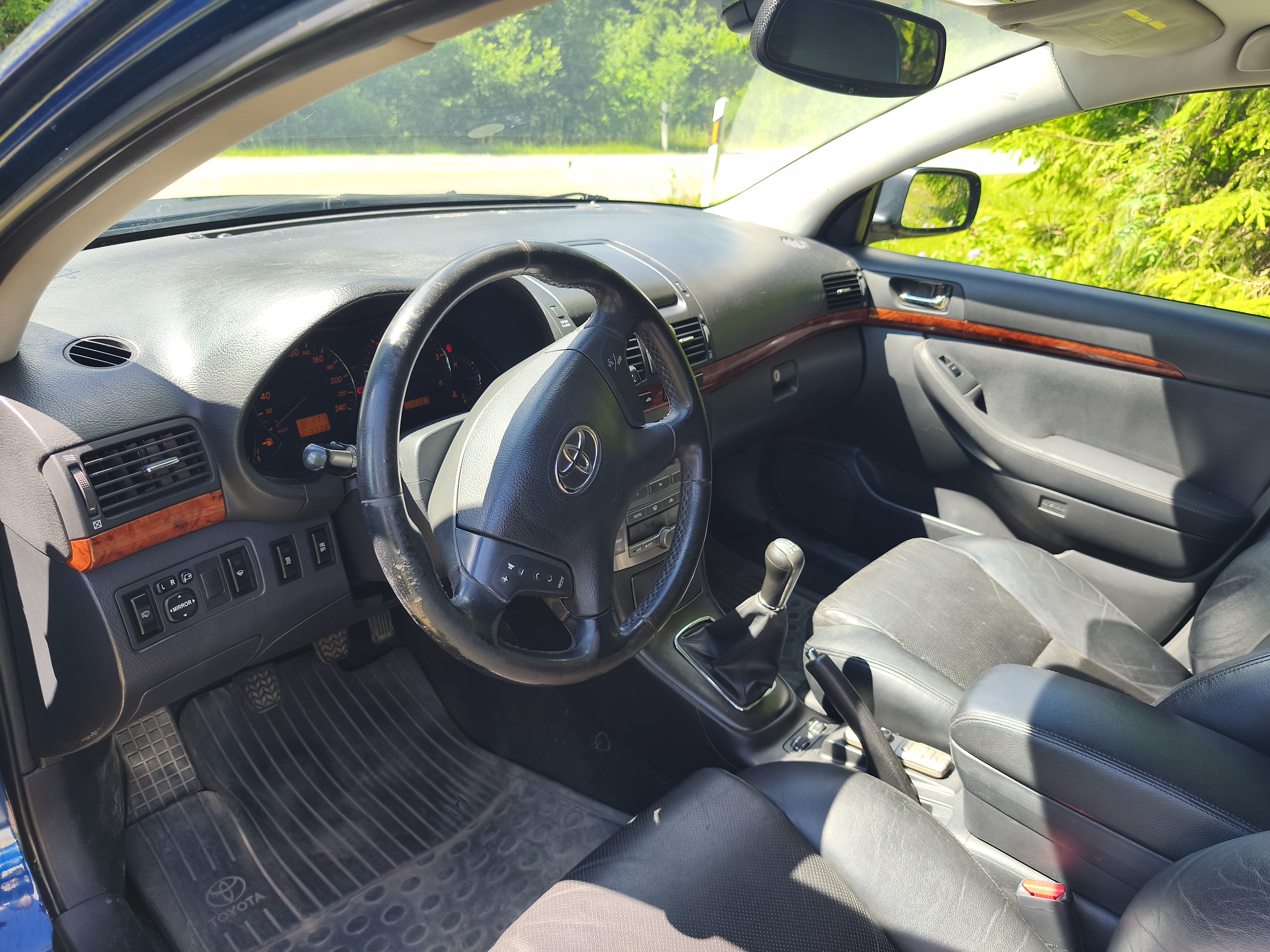 Toyota  Avensis  2005