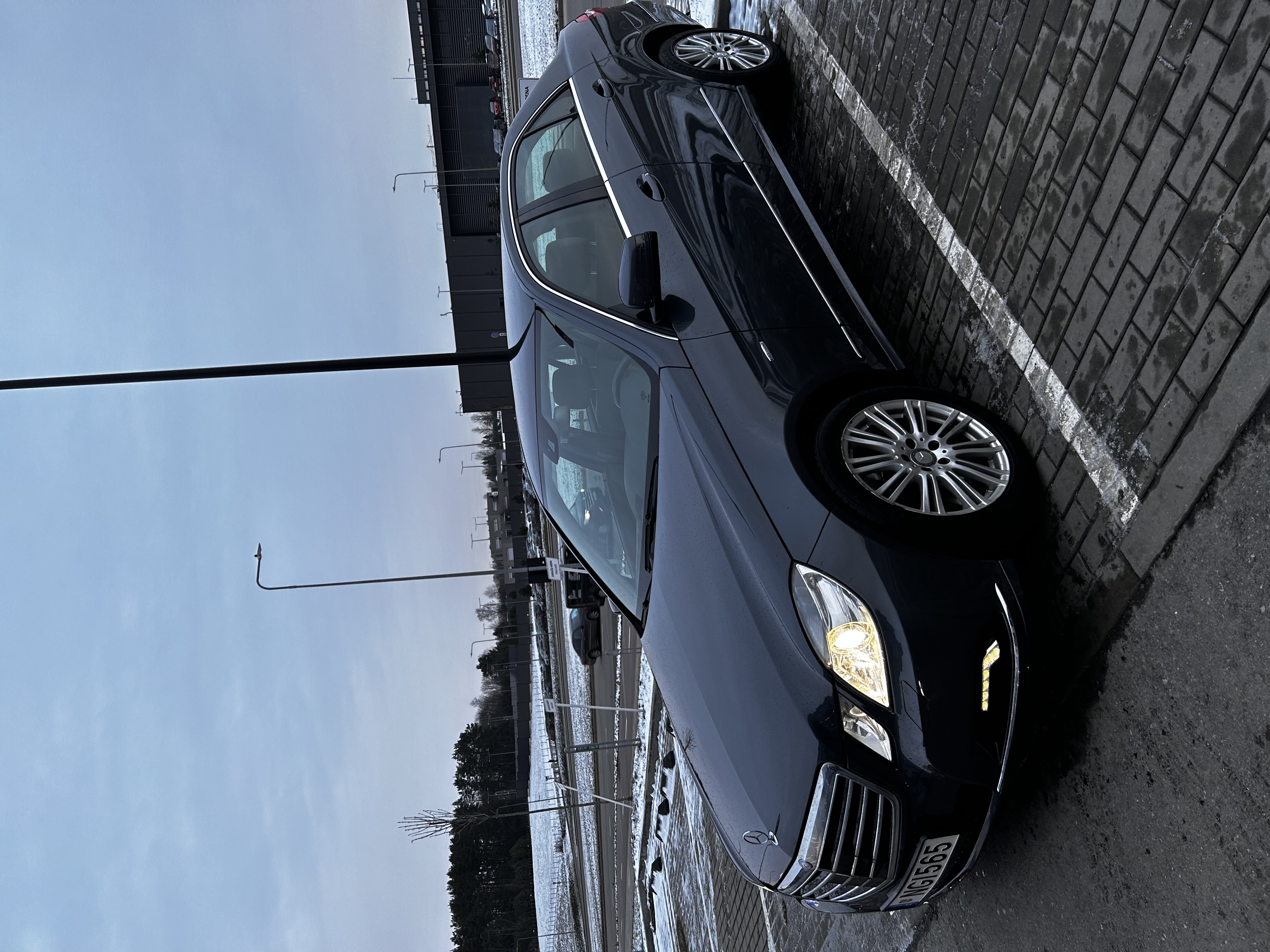Mersedes  e250 2011
