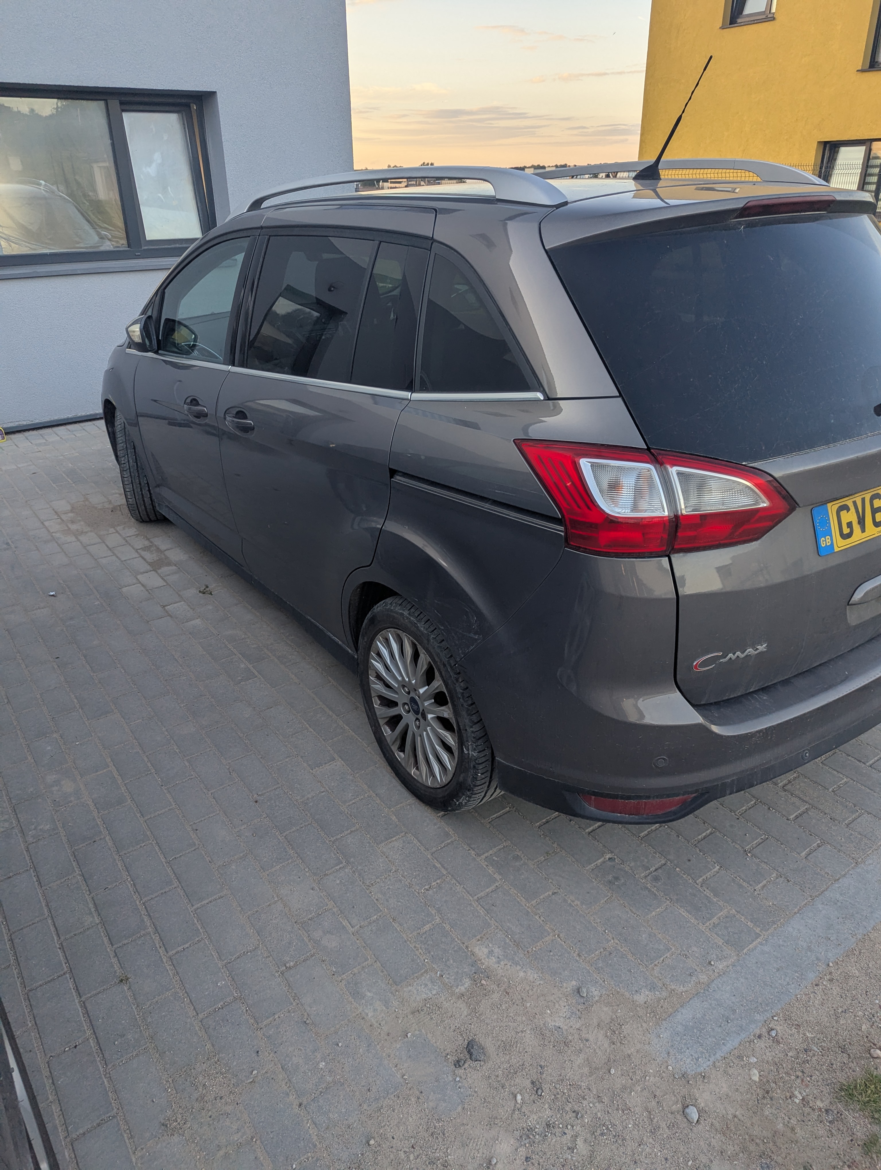FORD GRAND C-Nax 2012