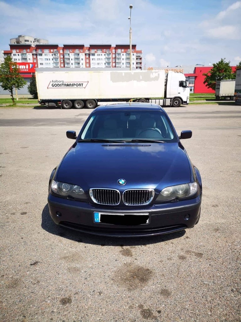 BMW 330 2003